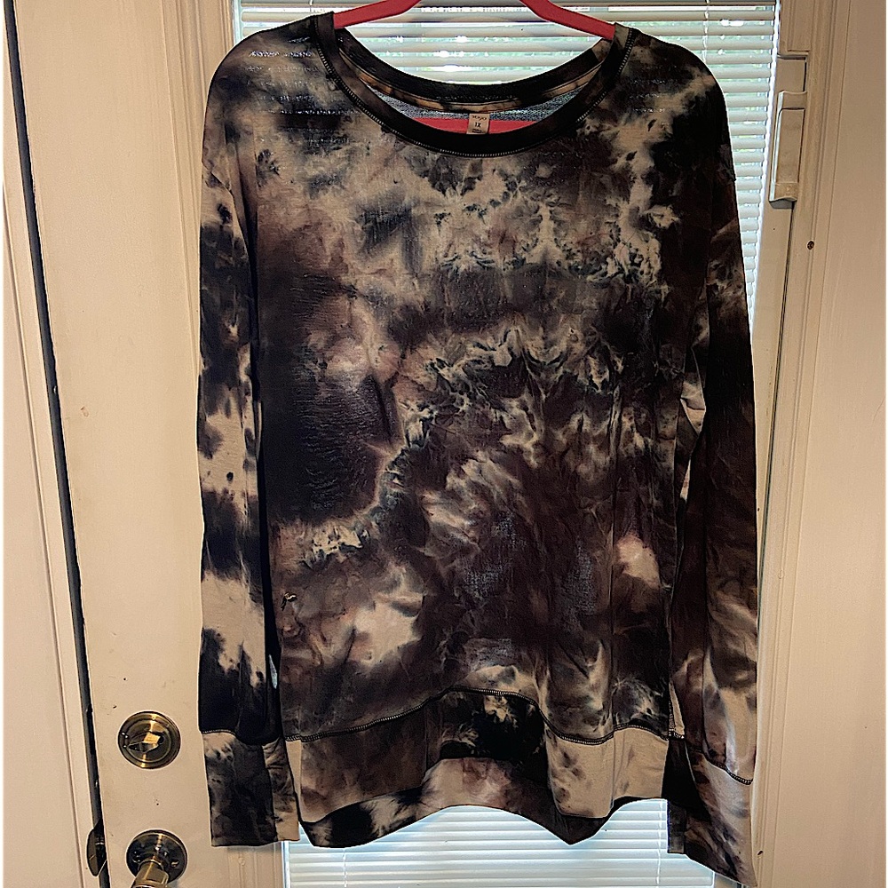 Women’s, lightweight, split hem sweatshirt